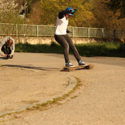 Skákací guma, skateboard a jde se ven